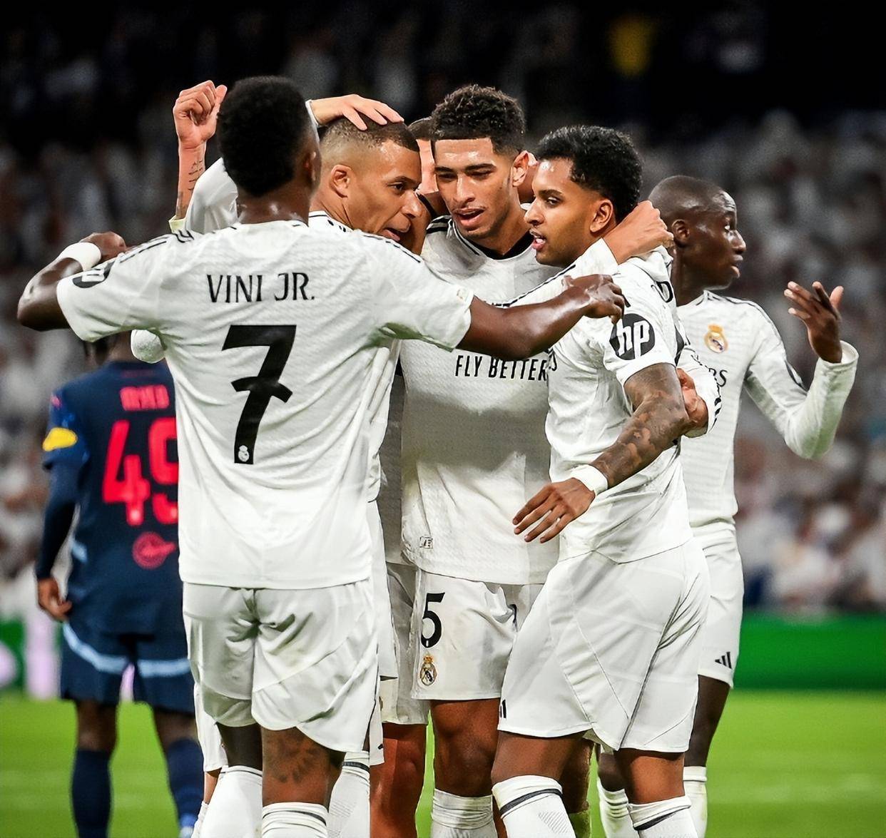 欧冠决赛巴萨之战,巴塞罗那绝杀皇马问鼎欧洲超级联赛的简单介绍 欧冠决赛巴萨之战,巴塞罗那绝杀皇马问鼎欧洲超级联赛的简单介绍