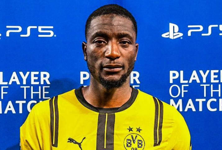 九游体育官网-巴萨前锋上演帽子戏法，助球队轻松取胜的简单介绍