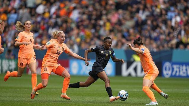 南非女足挑战德国,看谁更出色 南非女足挑战德国,看谁更出色