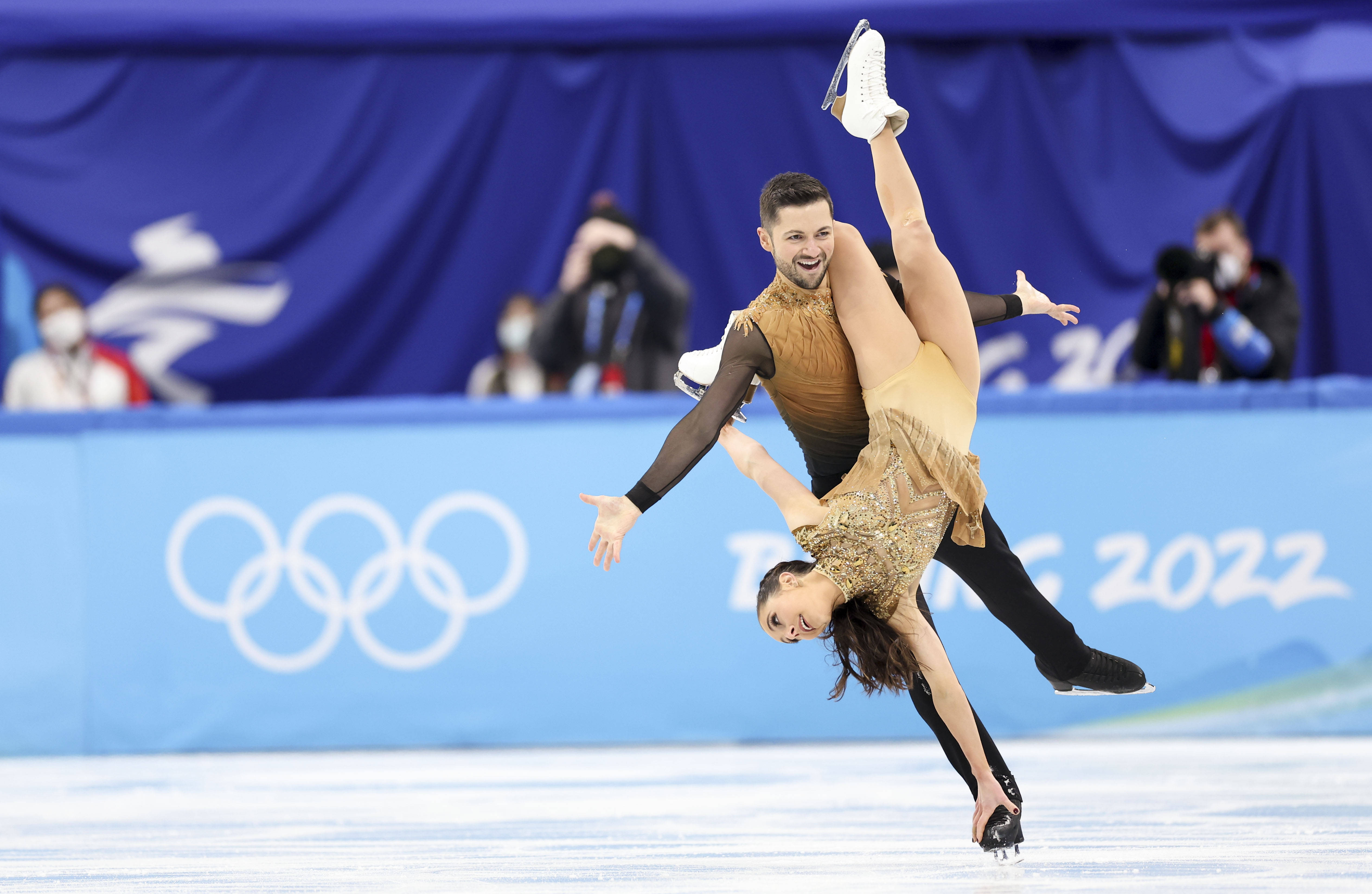 滑冰比赛:冰上之舞般的优美之姿 滑冰比赛:冰上之舞般的优美之姿