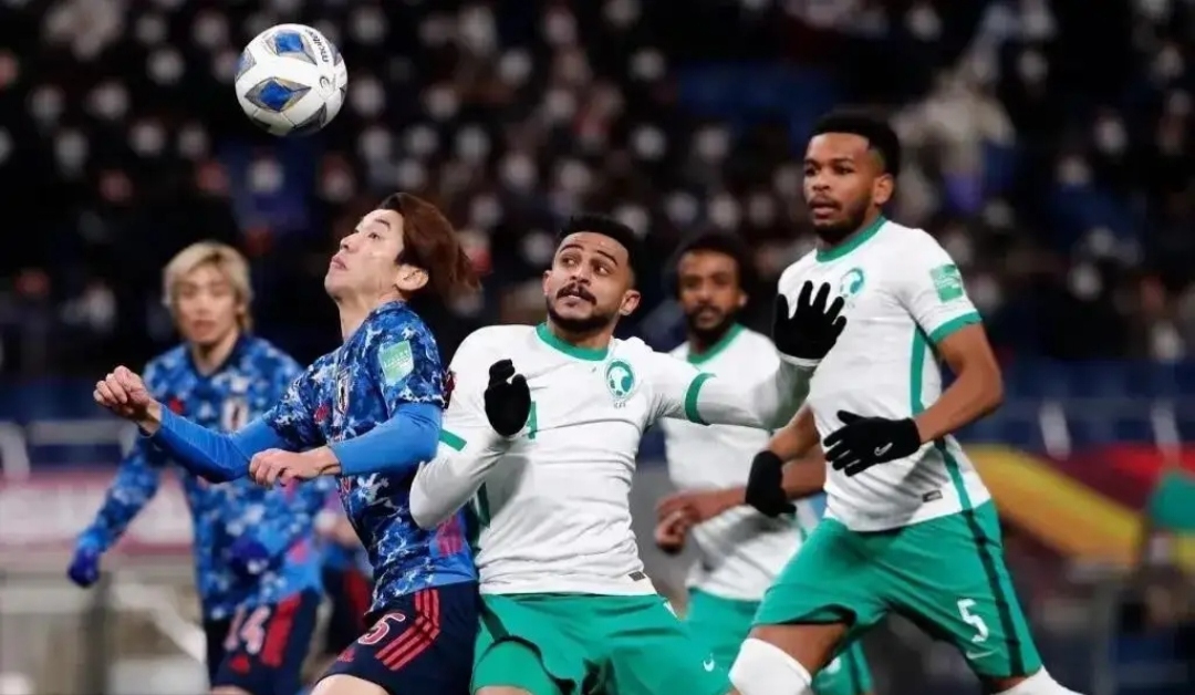 九游体育网页版入口-火爆足球场上的对决，紧张刺激之余还有谁能胜出？的简单介绍