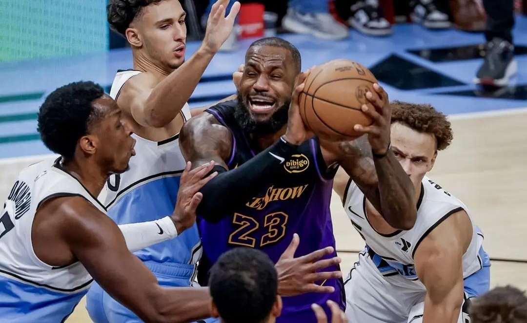 九游体育网页版入口-詹姆斯再次震撼出色表现，助湖人逆转对手的简单介绍