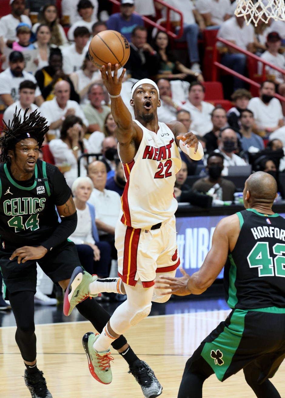 包含俄罗斯篮球赛事激烈对抗,球迷热情高涨的词条 包含俄罗斯篮球赛事激烈对抗,球迷热情高涨的词条