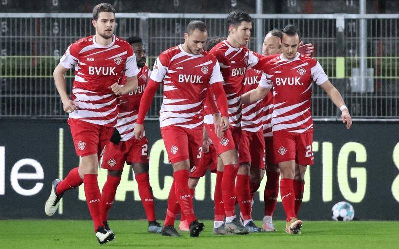 九游体育官网入口-纽伦堡队员表现出色，助球队取胜